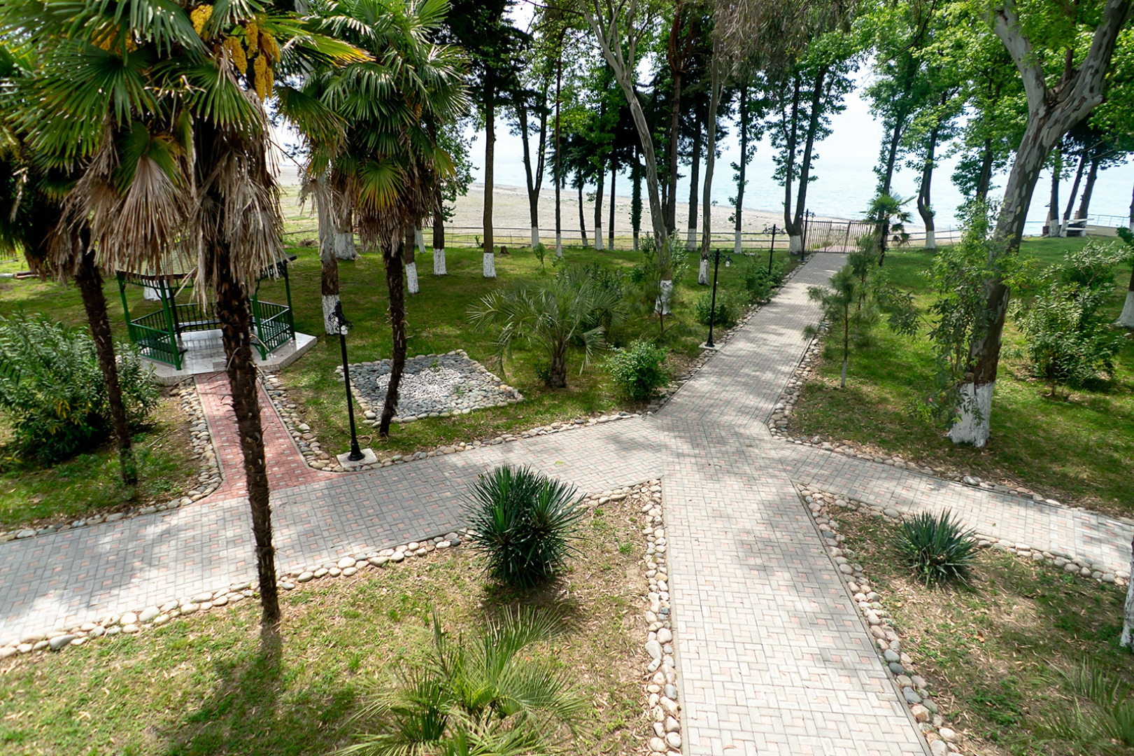 Отель Агудзера