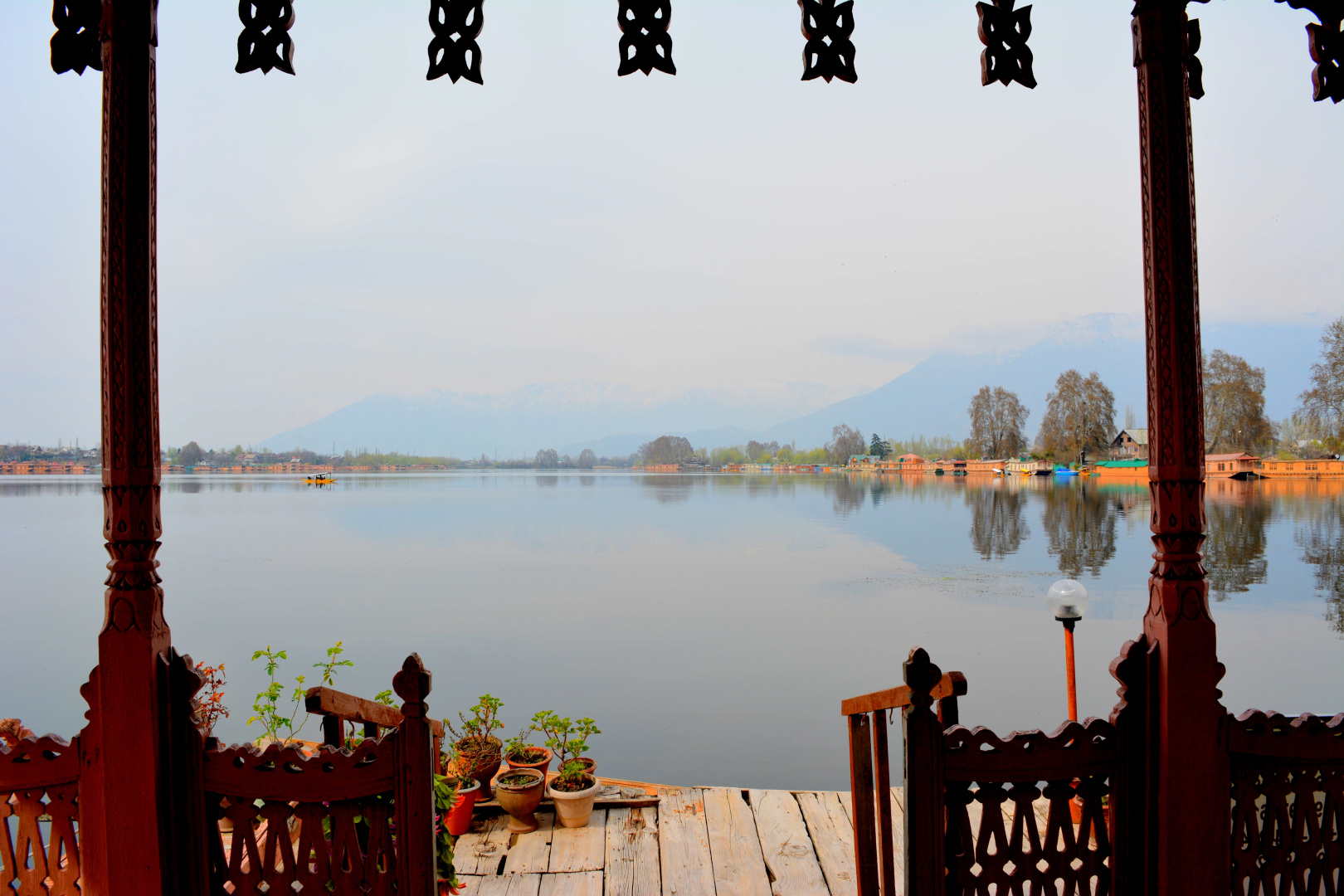 Отель Houseboat Golden Flower