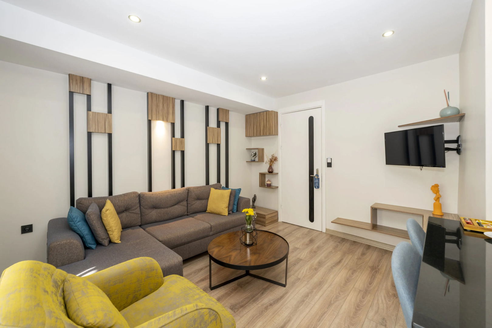 Отель The Marions Suite