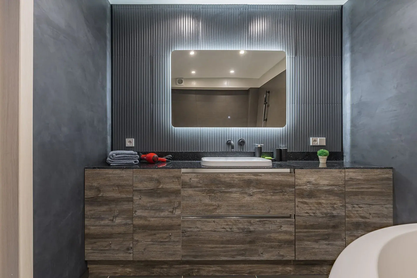 Квартира с панорамным видом и дизайнерским ремонтом