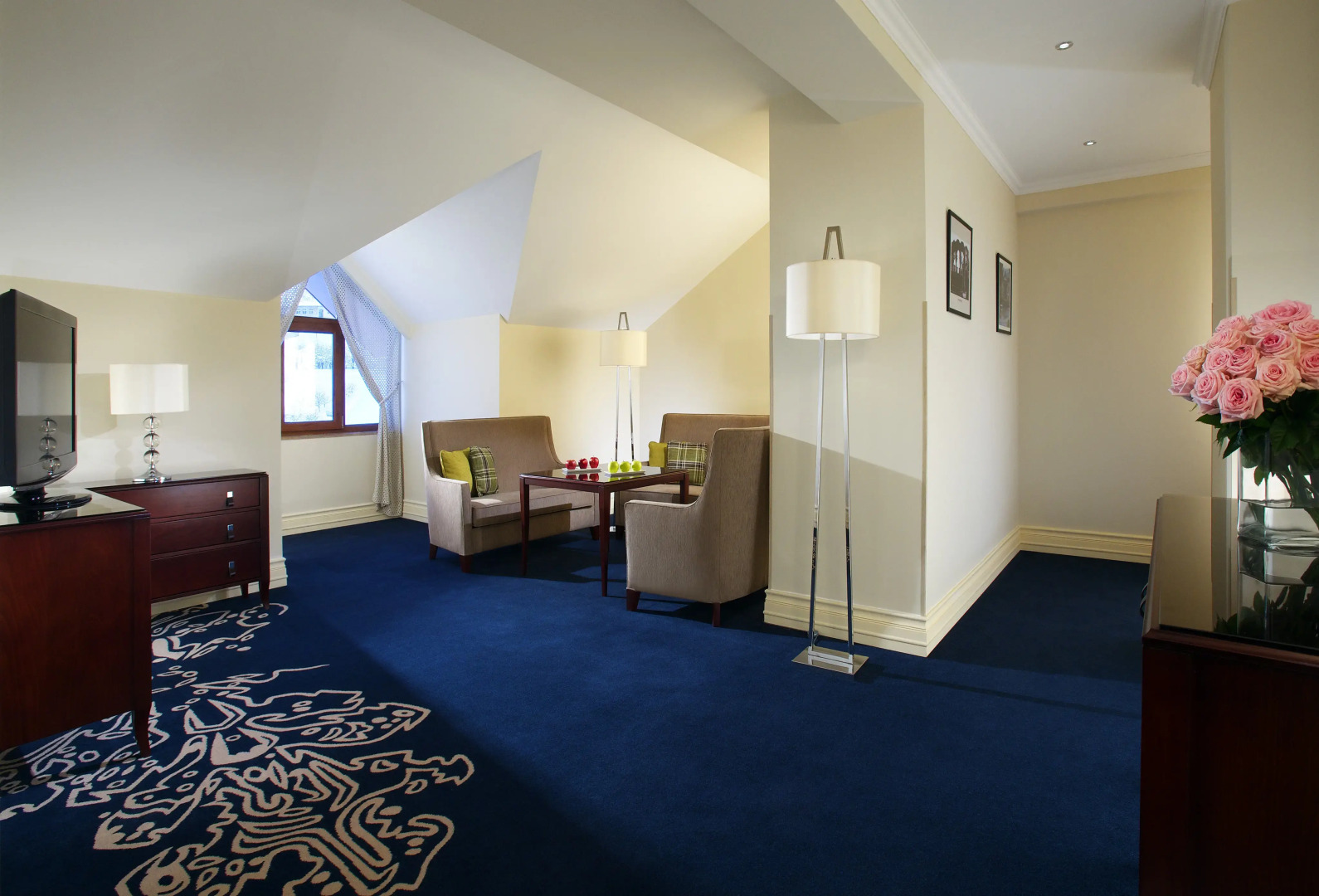 Отель Tsaghkadzor Marriott