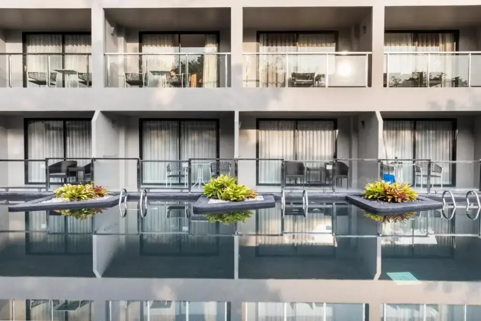 Курортный отель Golden Tulip Pattaya Beach Resort