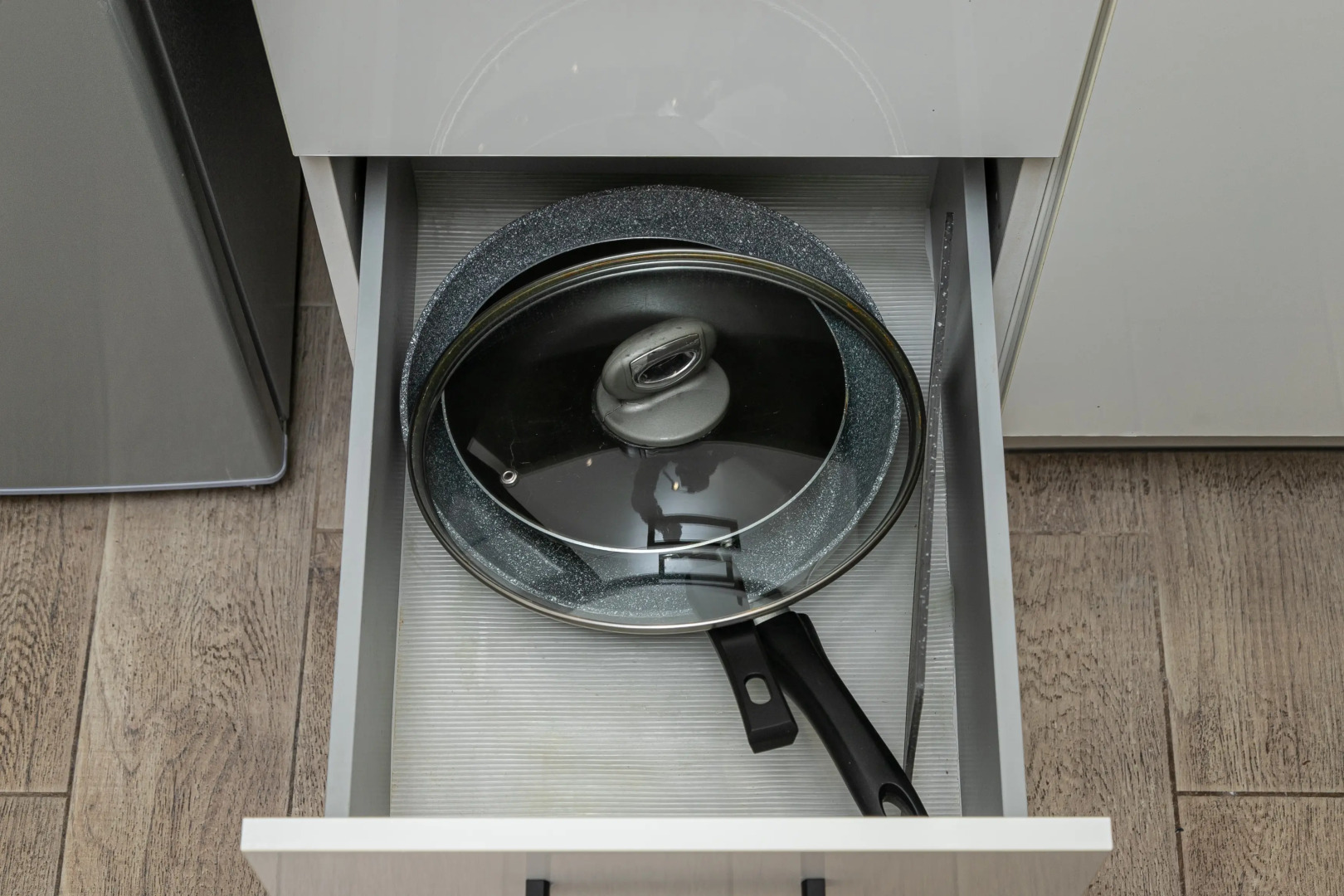 Апартаменты Море Апартаментов на Кувшинок 8-1