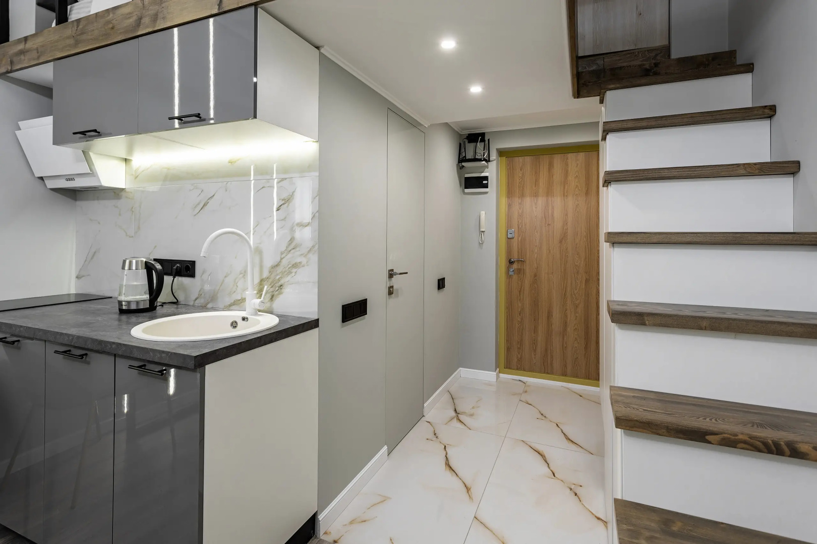 Апартаменты с Дизайнерским Ремонтом в Отличной Локации