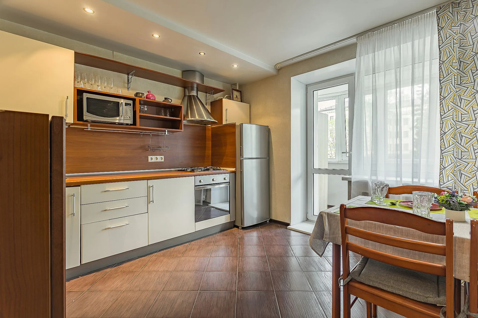 Квартира Просторная с Новым Ремонтом в Центре