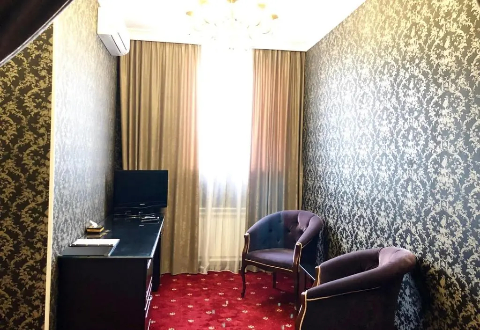 Отель Caesar Royal Palace