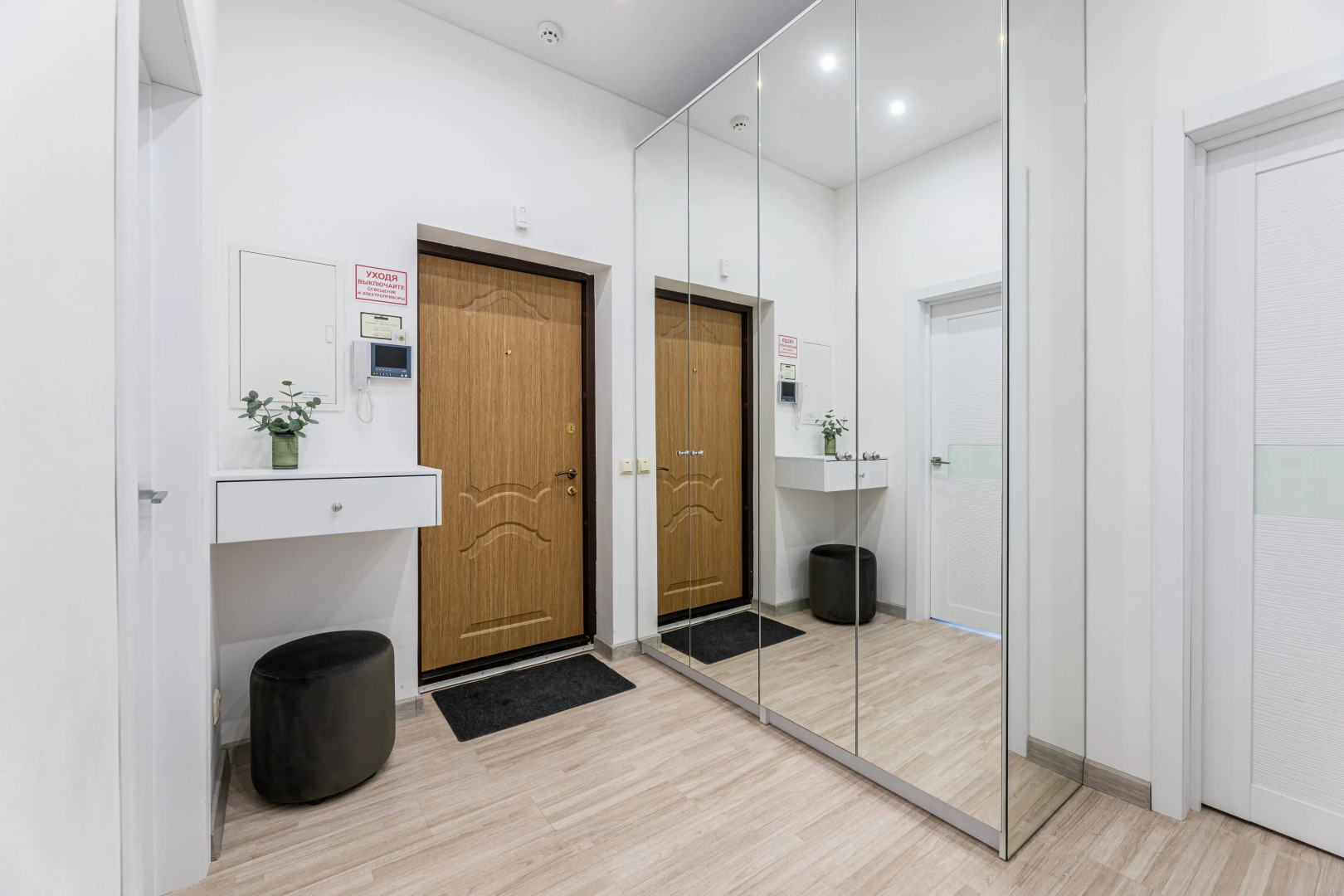 Апартаменты Сибирские номера Улучшенные - стиль и комфорт в историческом центре города