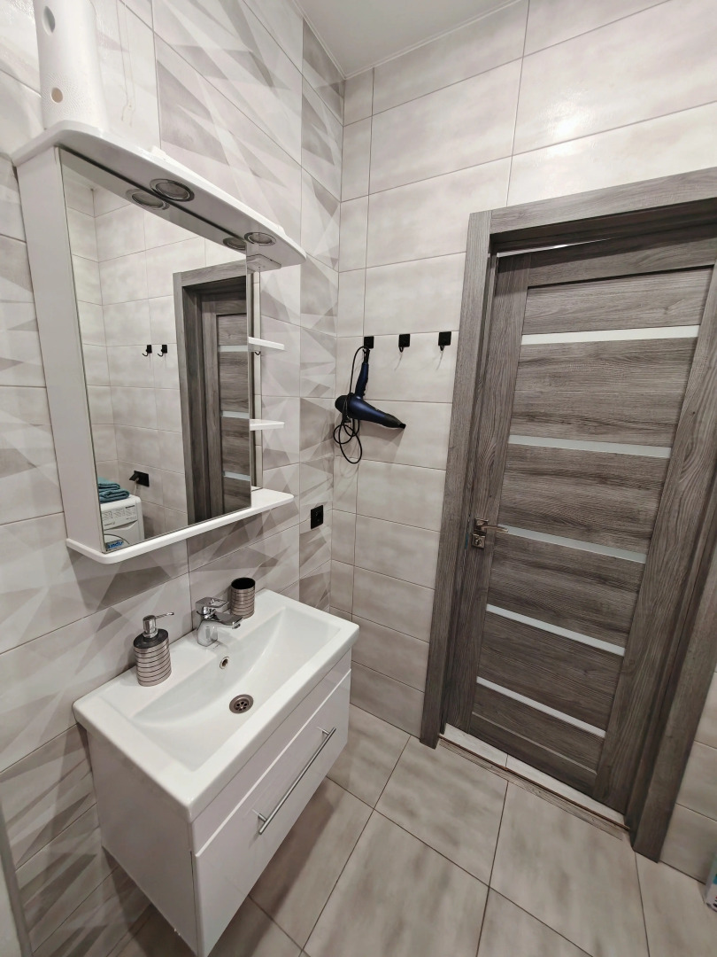 Квартира у ТЦ Кристалл Менделеева 2к2