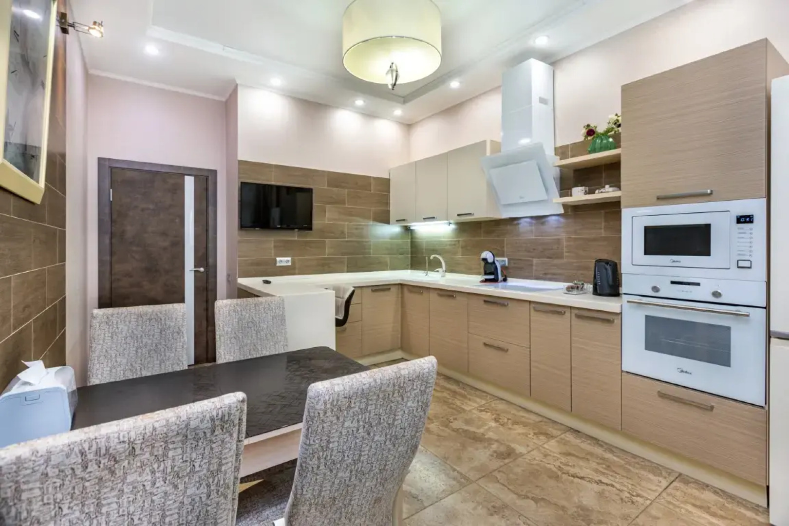 АПАРТАМЕНТЫ REHOME24 на 20 этаже c балконом