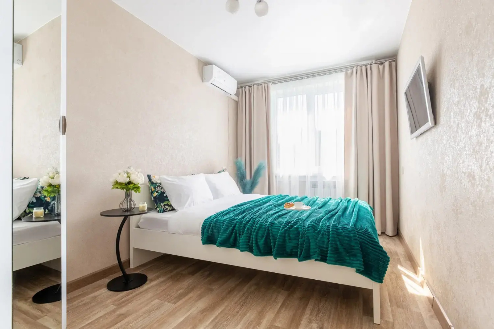 Квартира Семейная двушка у ЖД вокзала с двумя TV и кондиционером