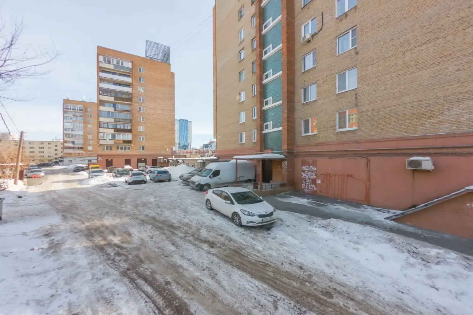 Апартаменты с балконом на Челюскинцев 21