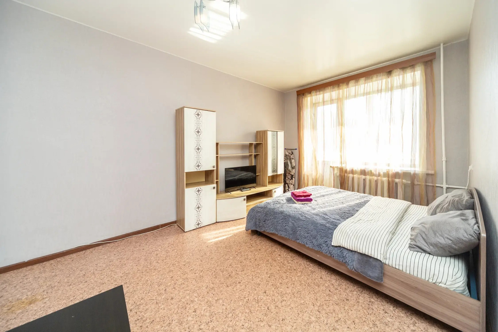 Апартаменты Мира 90