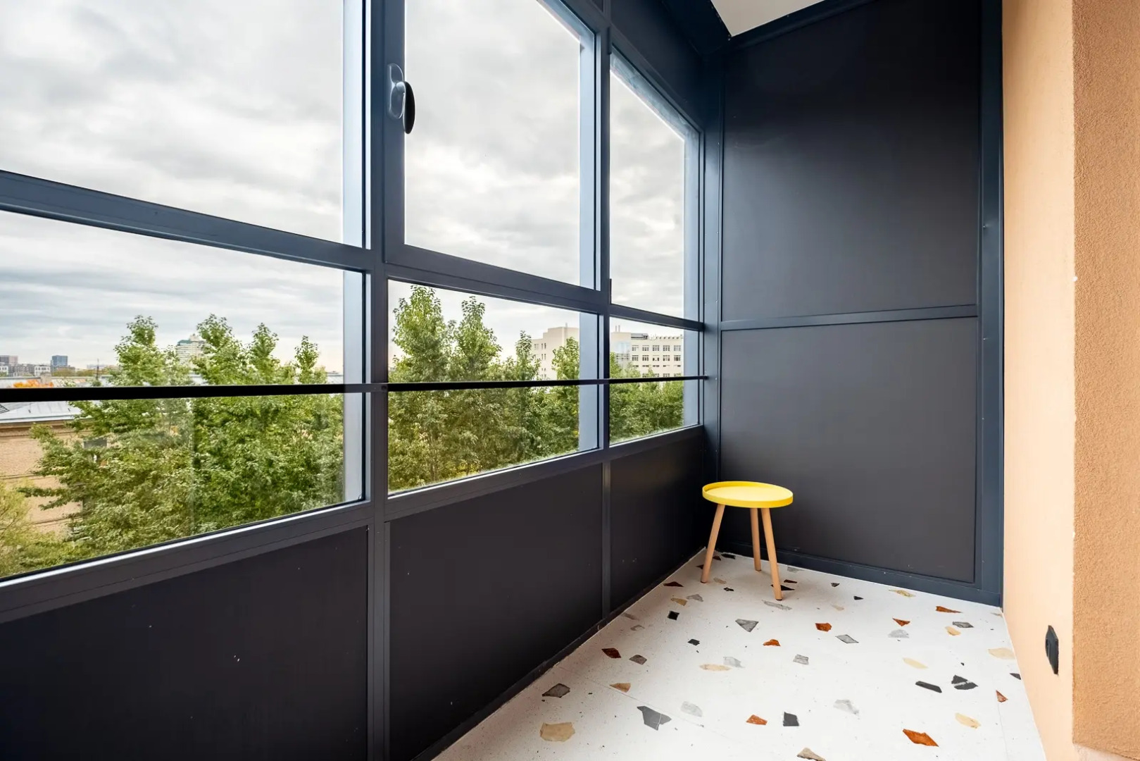 Апартаменты у метро Лесная