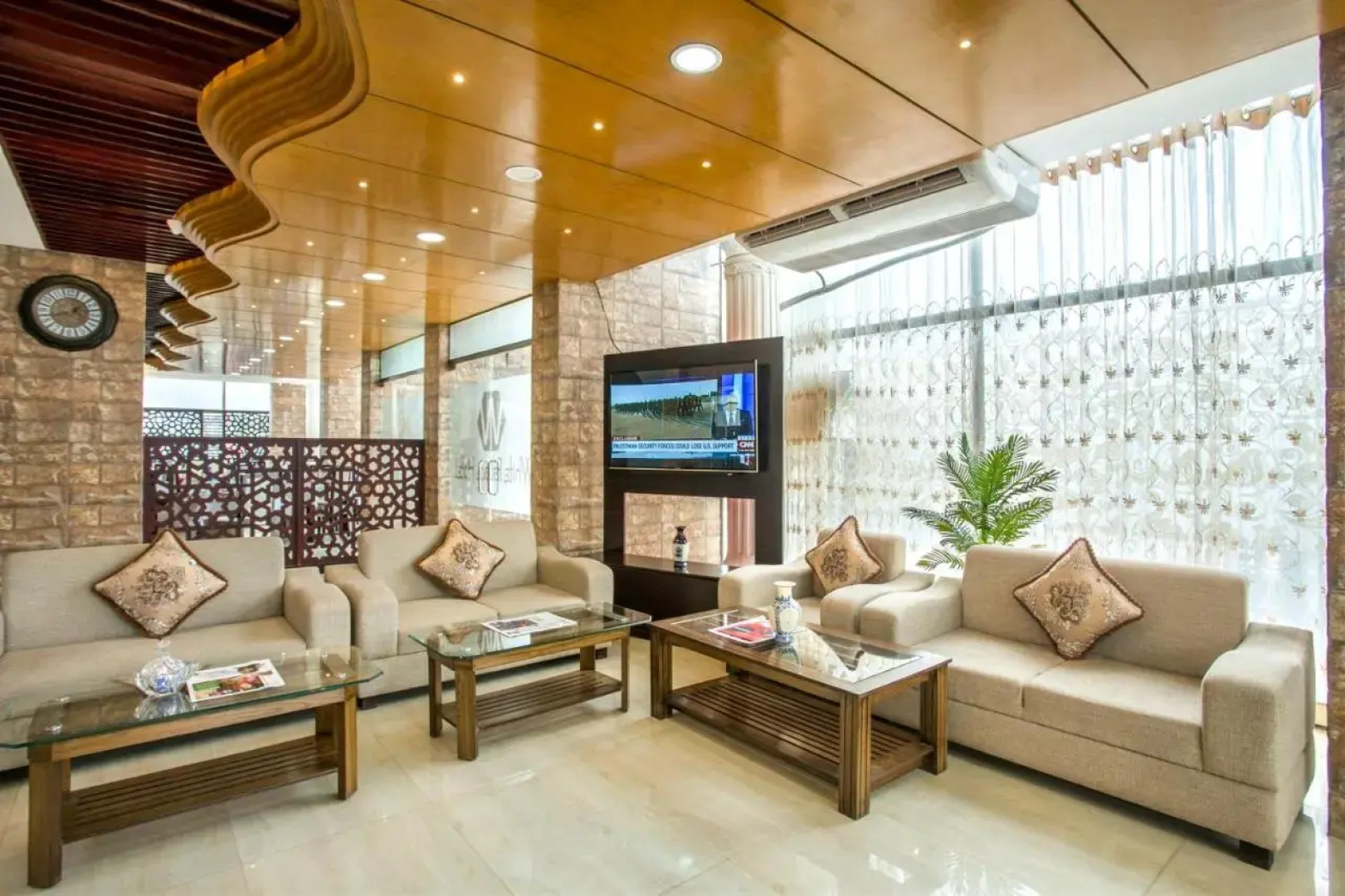 Отель White Palace