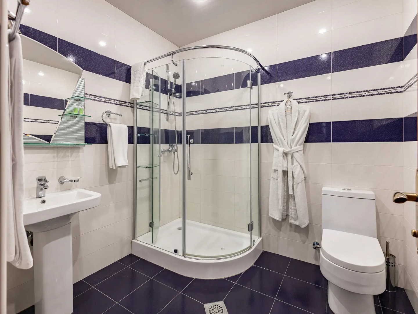 Отель La Defense Yerevan