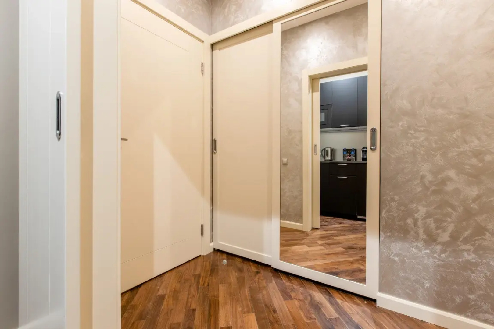 Rockmond 58 Junior Suite 7