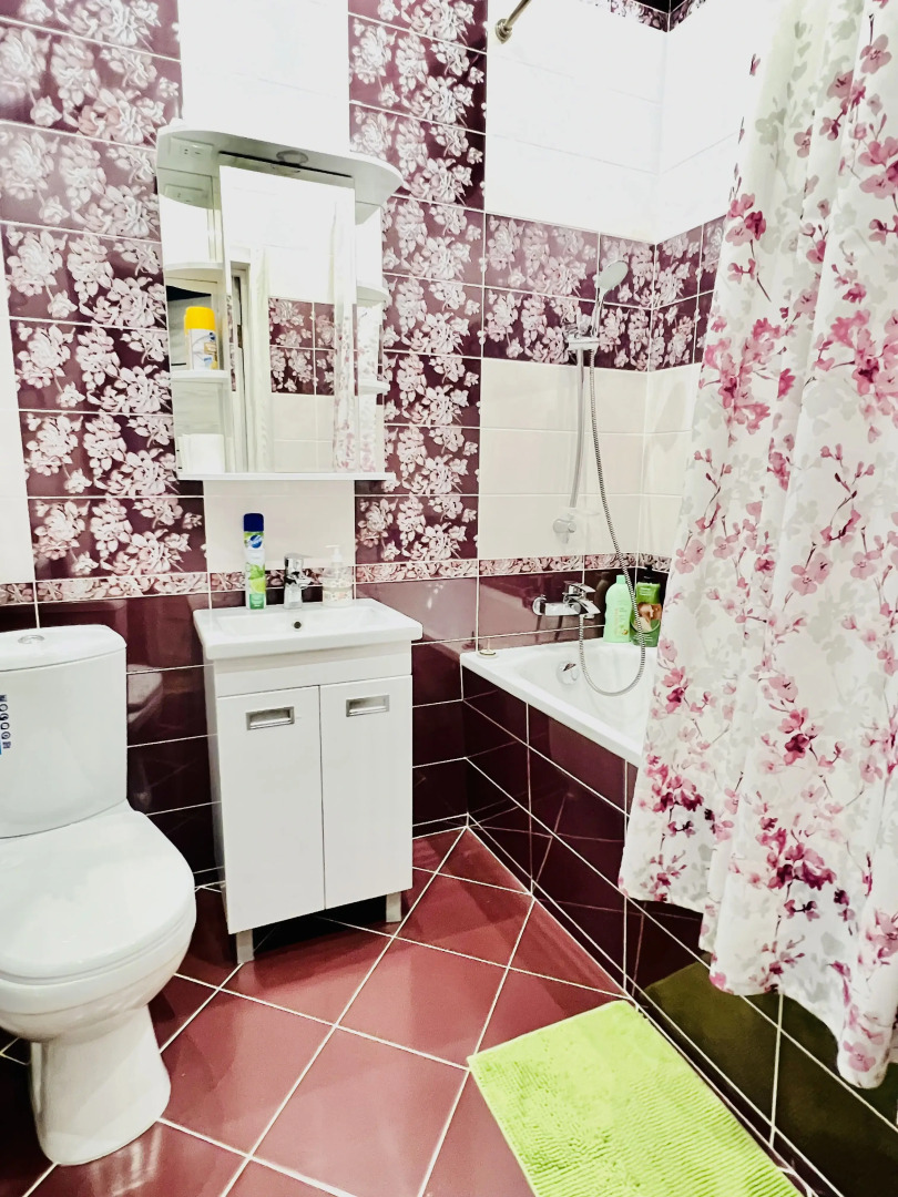 Квартира двухкомнатная в центре города в элитном доме