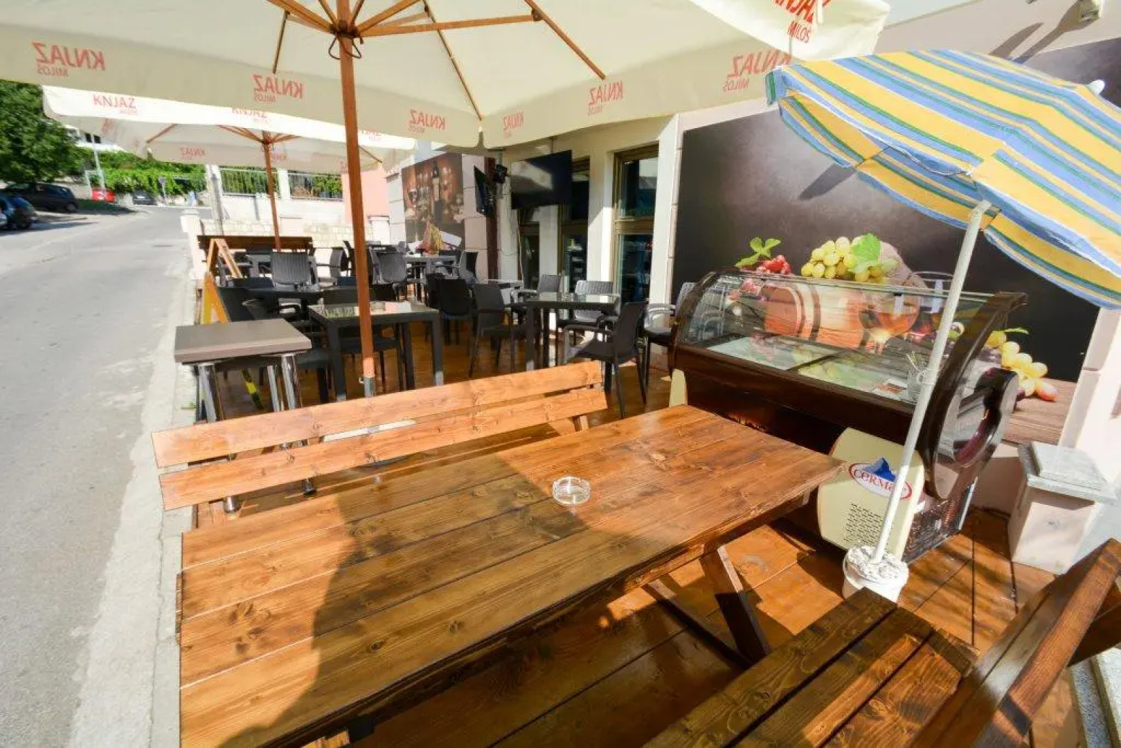 Отель Swiss Holiday