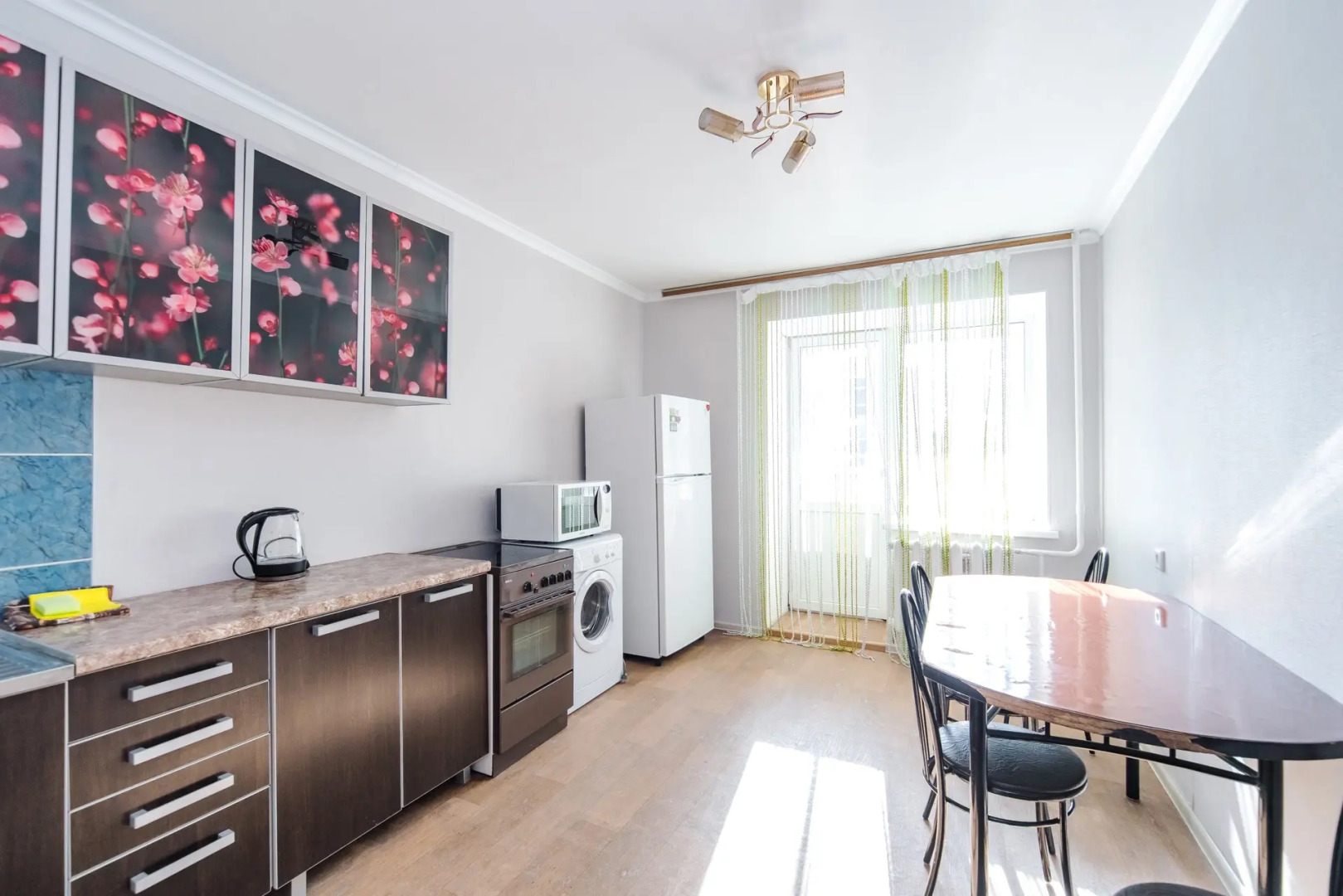 Квартира Островского 75/1