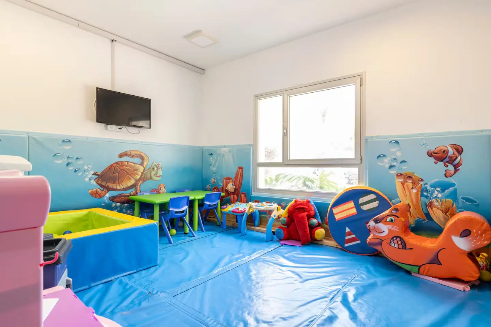 Квартира GW002 Gugel Waves Amazing Seaview & Garden Family Apartments