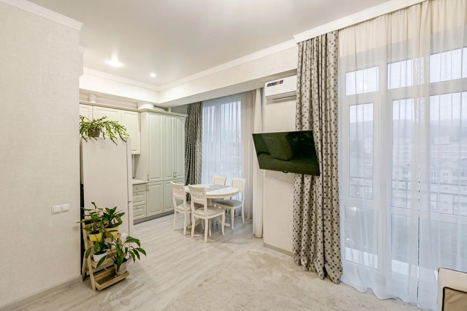 Квартира Студия со Спальной с Видом на Горы