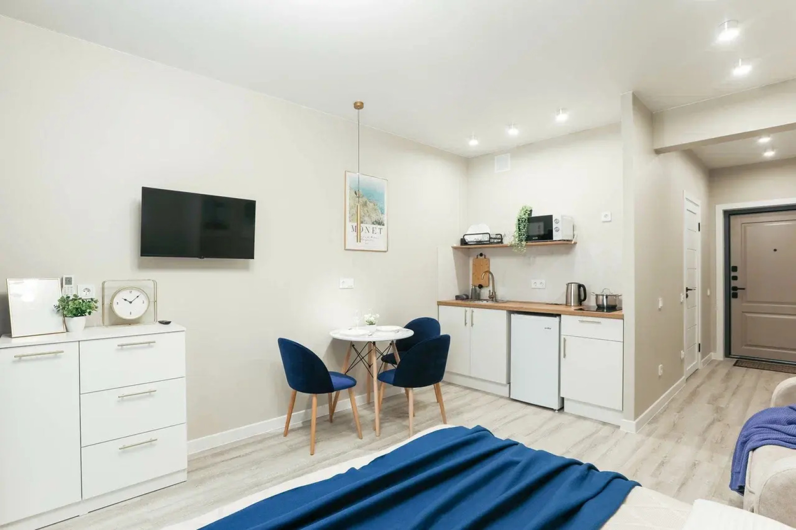 Апартаменты на берегу реки Анагара