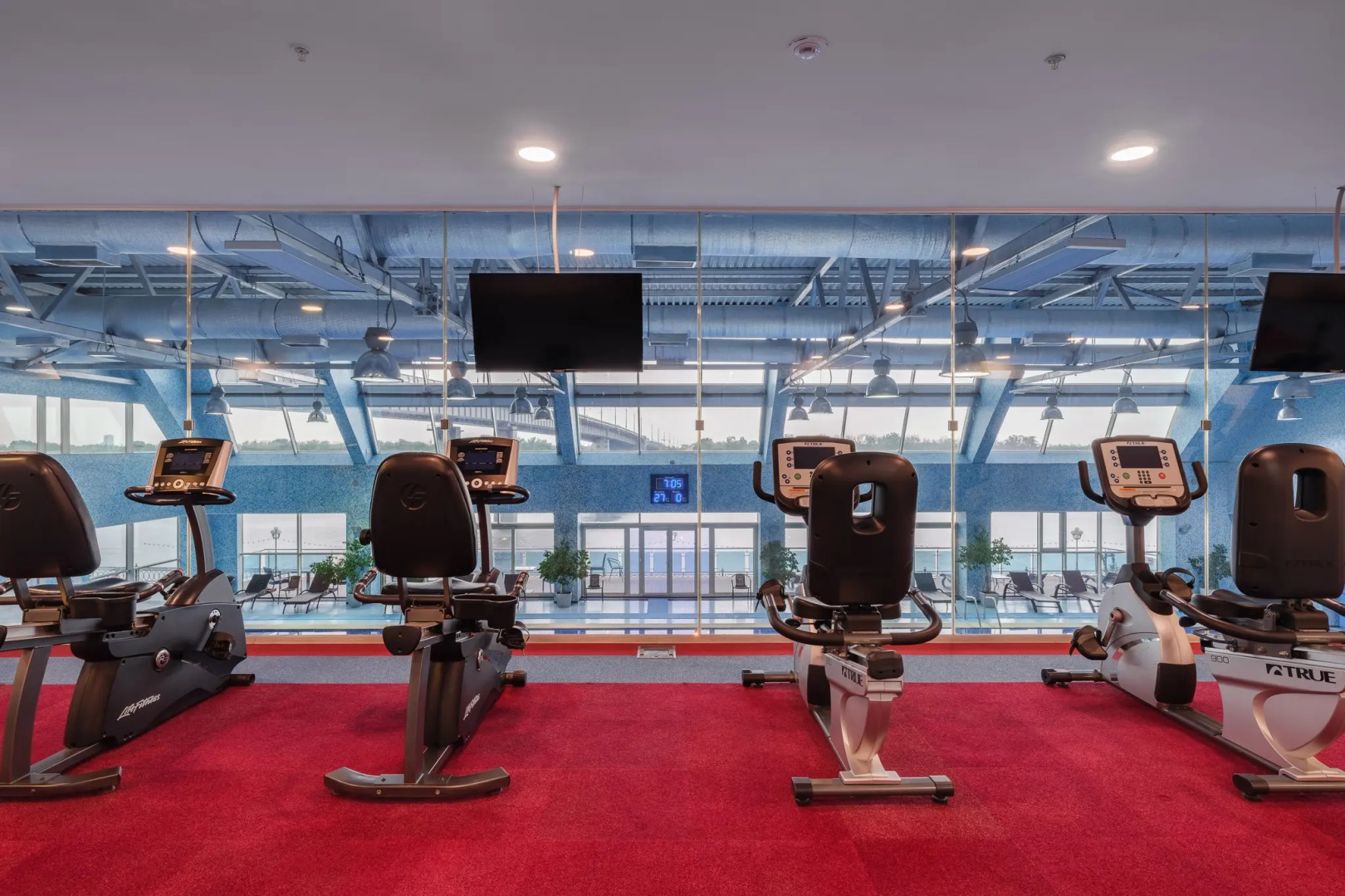 Отель Маринс Гранд Астрахань