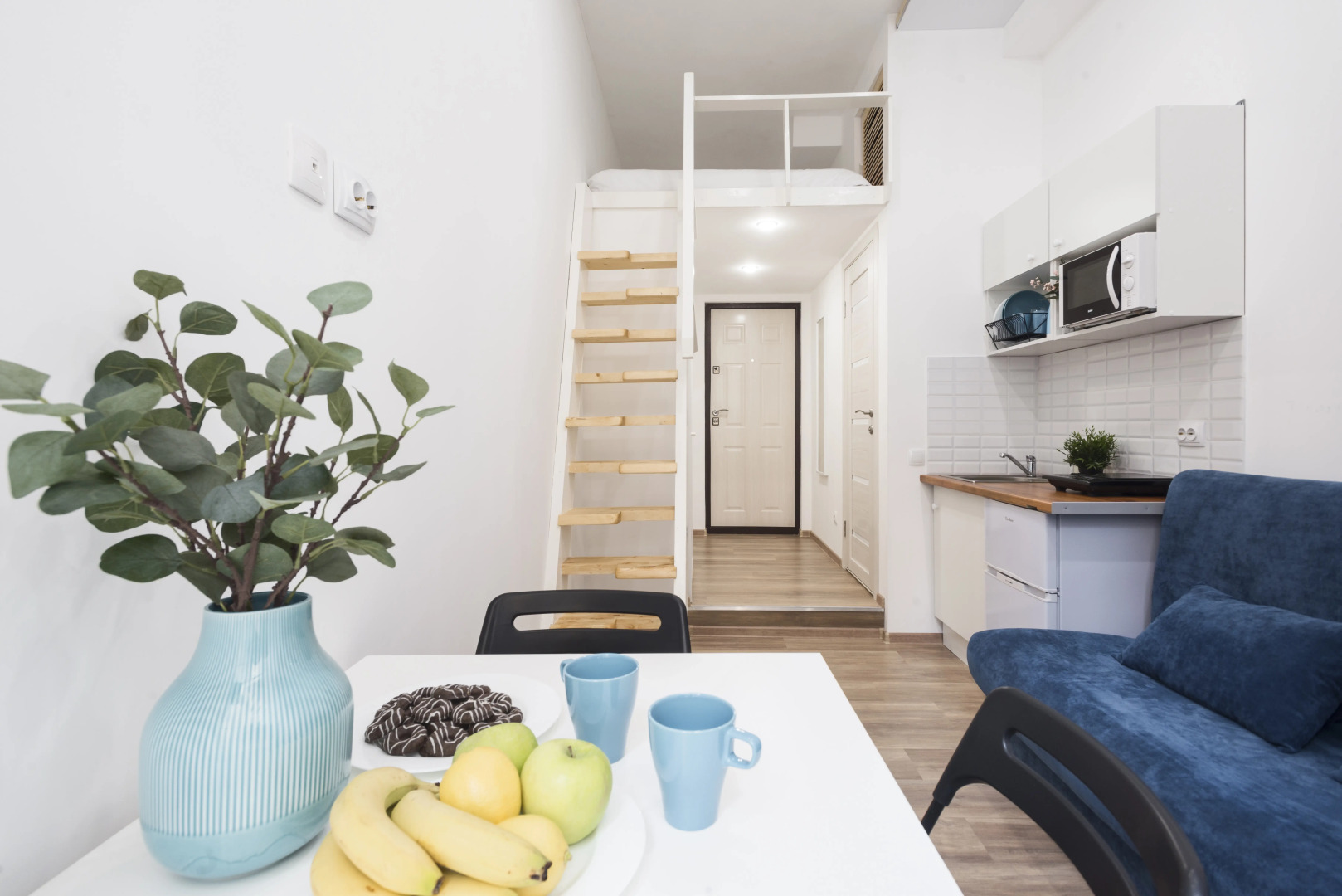 Апартаменты Двухуровневая студия в центре #4