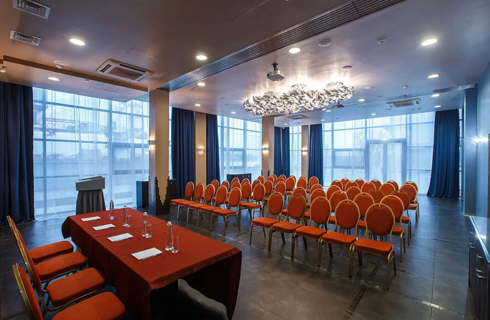 Отель Золотой Затон