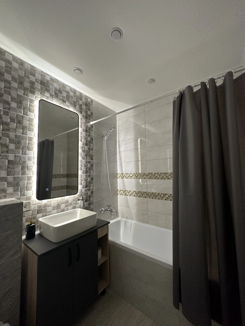 Квартира на Крайнова