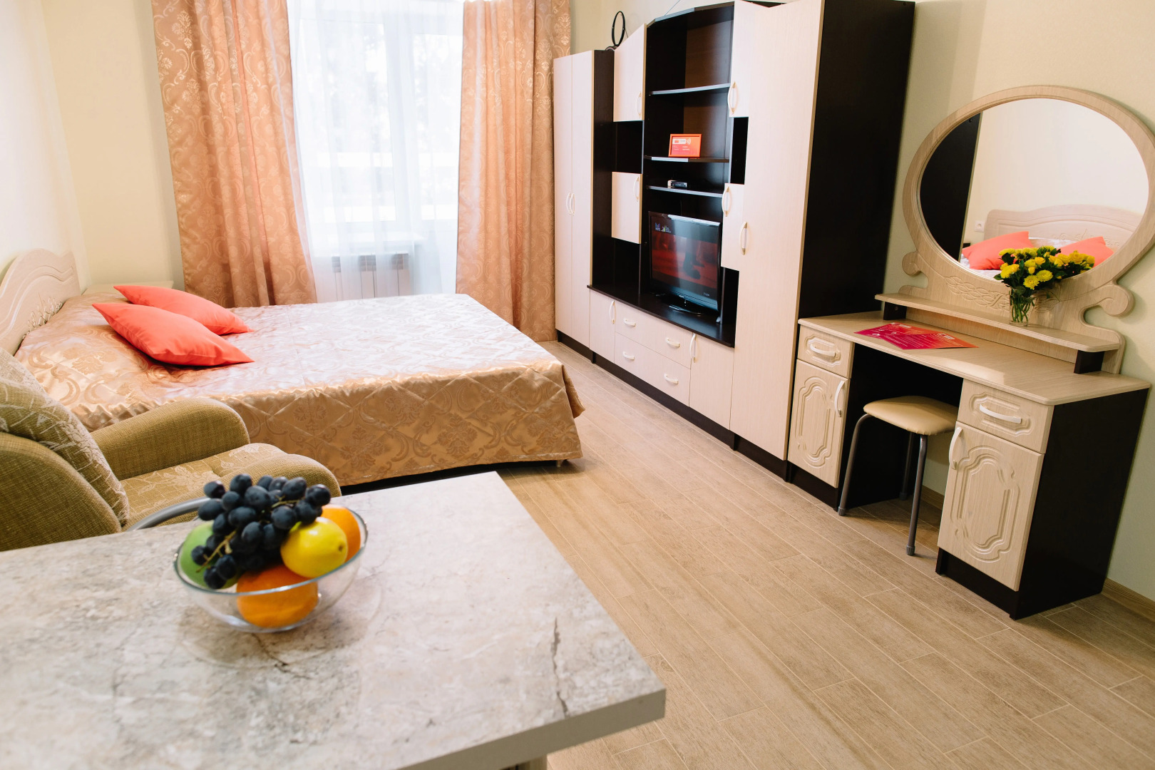 Апартаменты 9 Ночей на Матросова 3