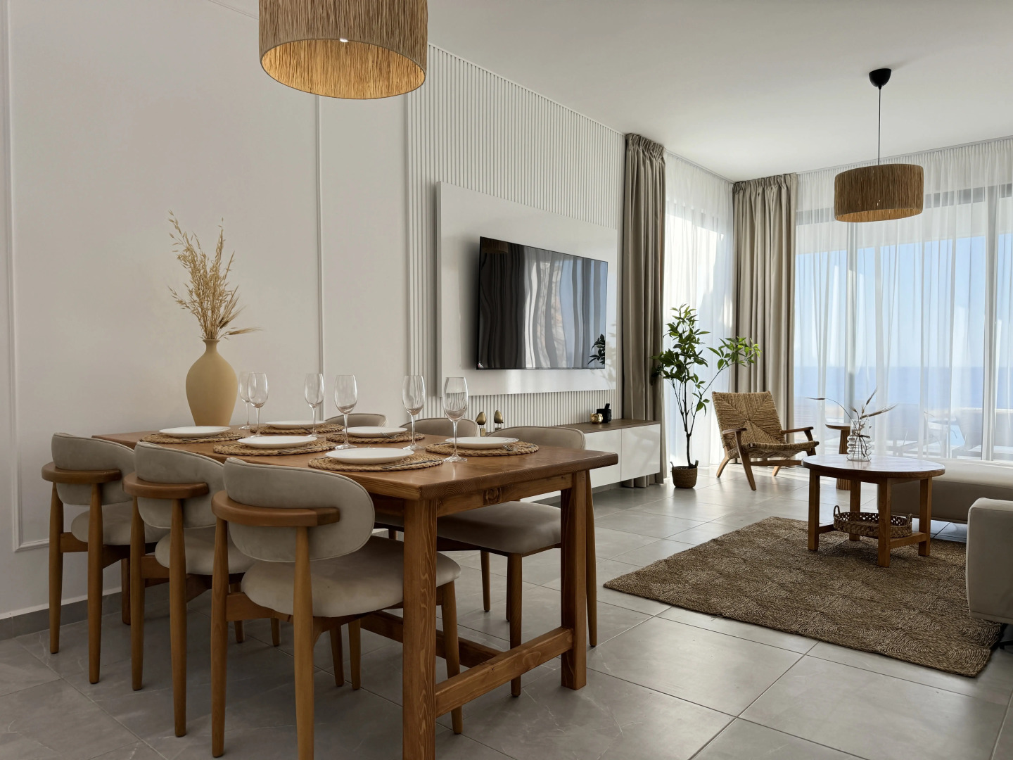 Бунгало Современное бунгало на берегу Средиземного моря