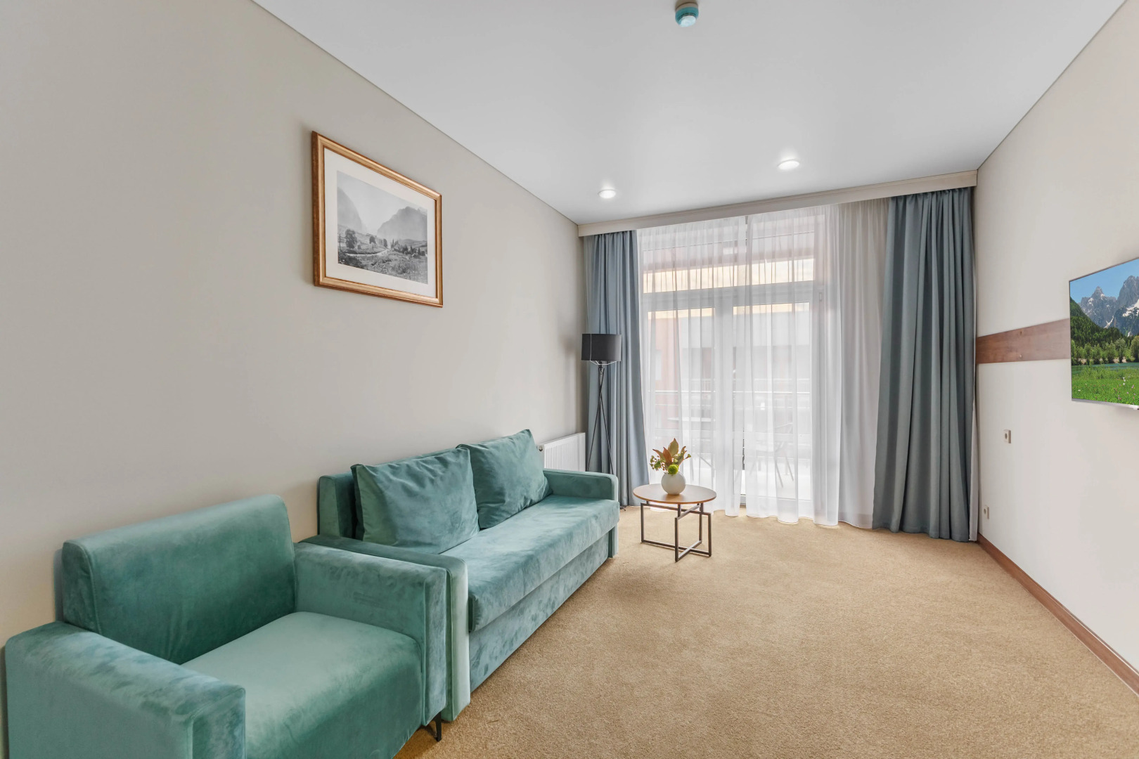 Отель Космос Ла Валли