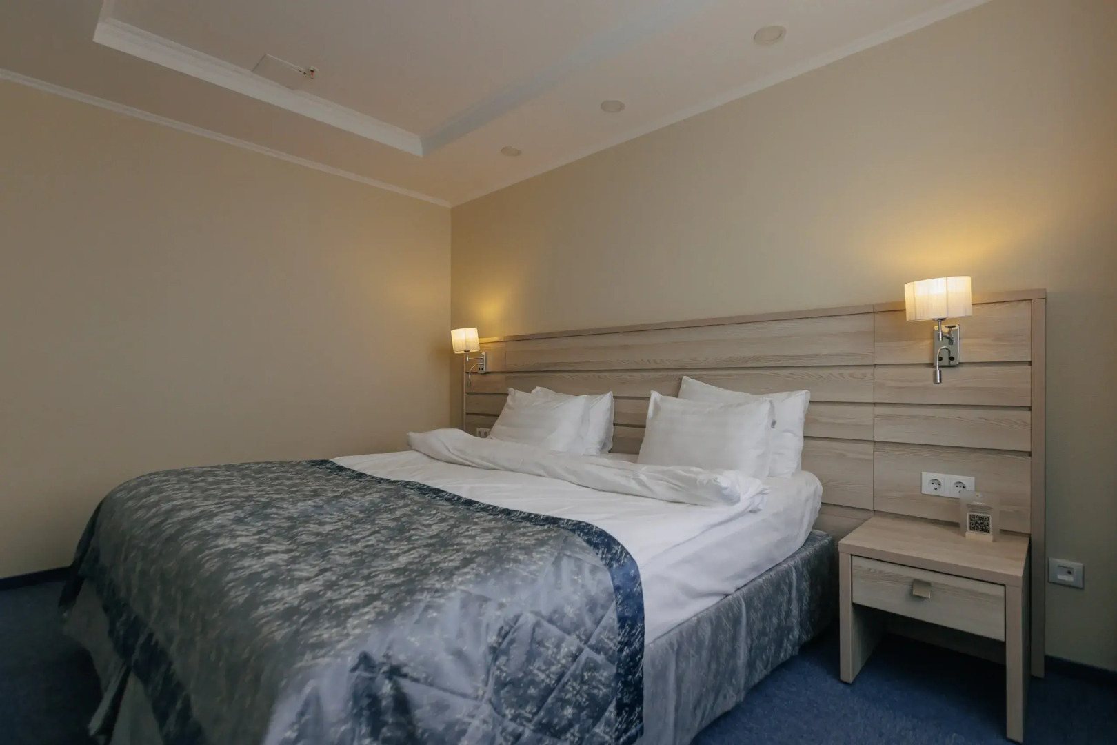 Отель Экватор