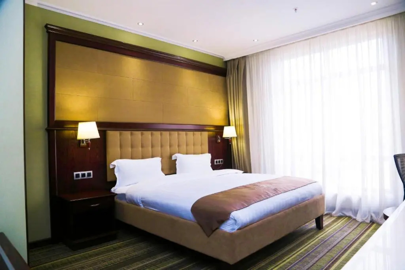 Отель Shera Inn