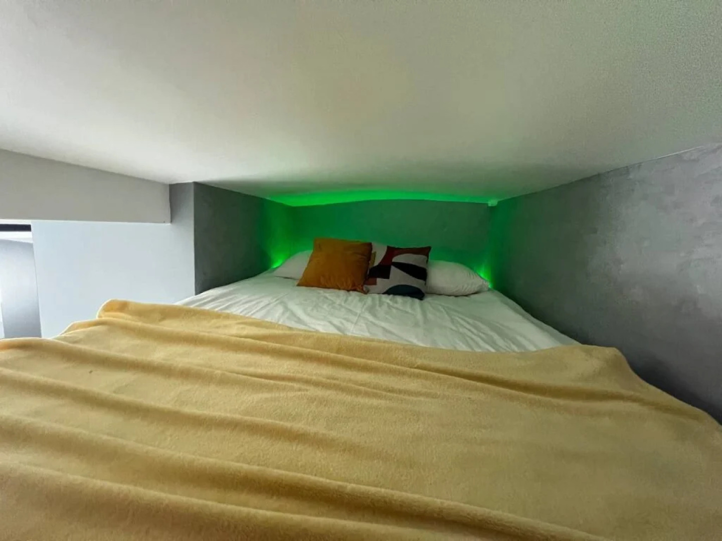 Двухуровневые Апартаменты Cloud Attic на Электрозаводской