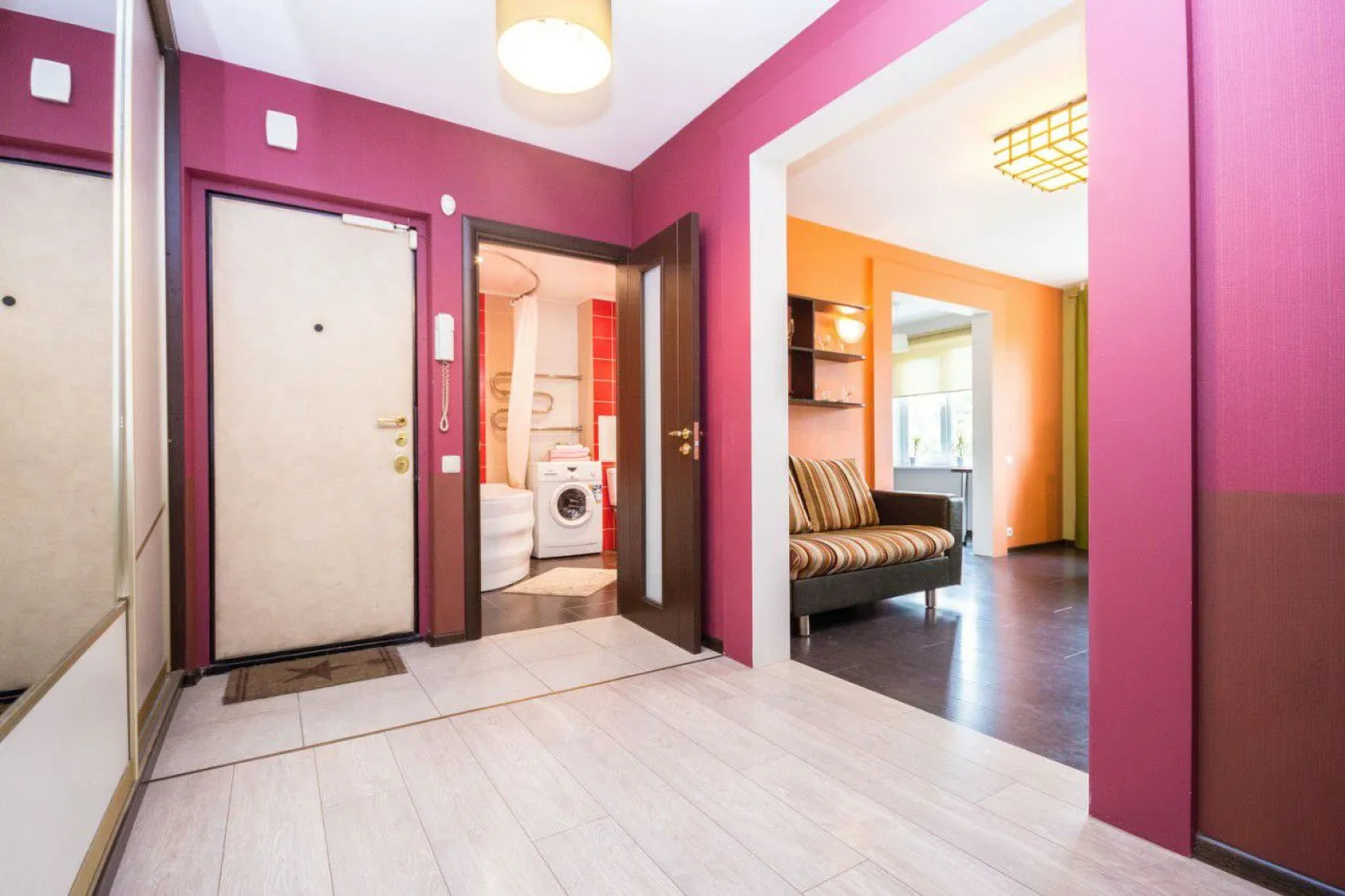 Апартаменты ТРЕХКОМНАТНЫЕ В 10 МИНУТАХ ОТ ЦЕНТРА