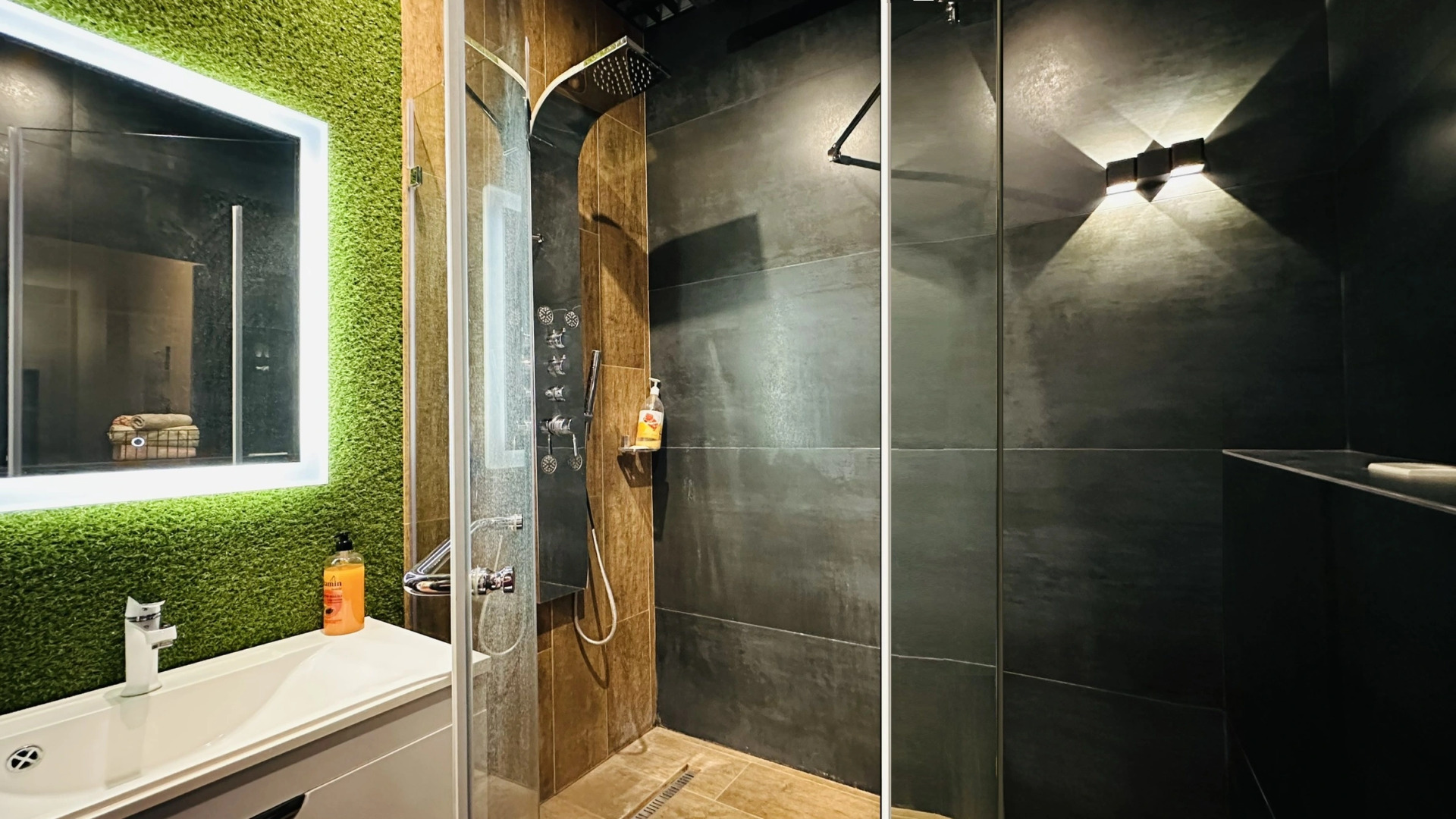 Квартира 3х комнатная с панорамой центра, 11 этаж