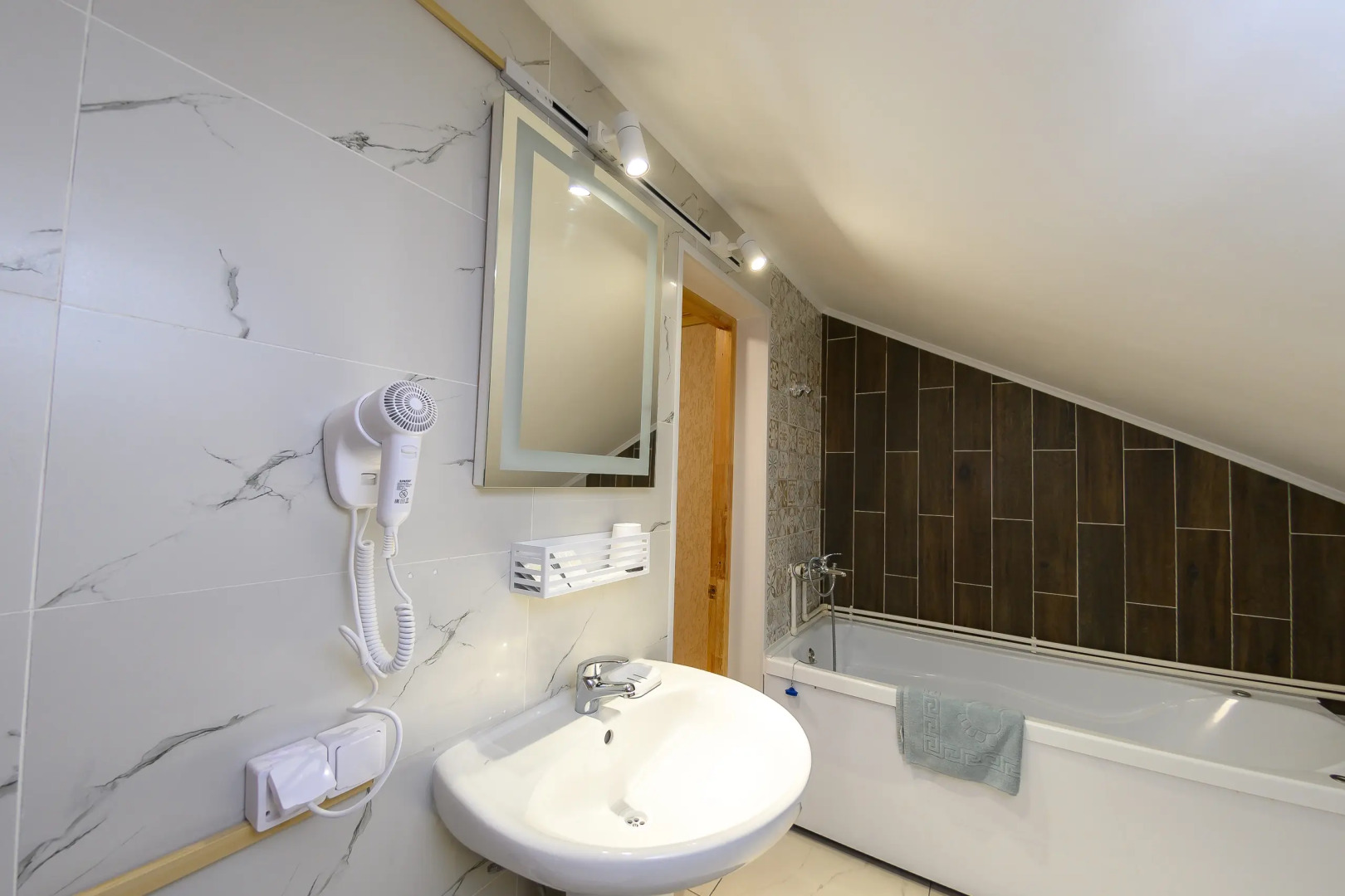 Отель ВКС-Кантри