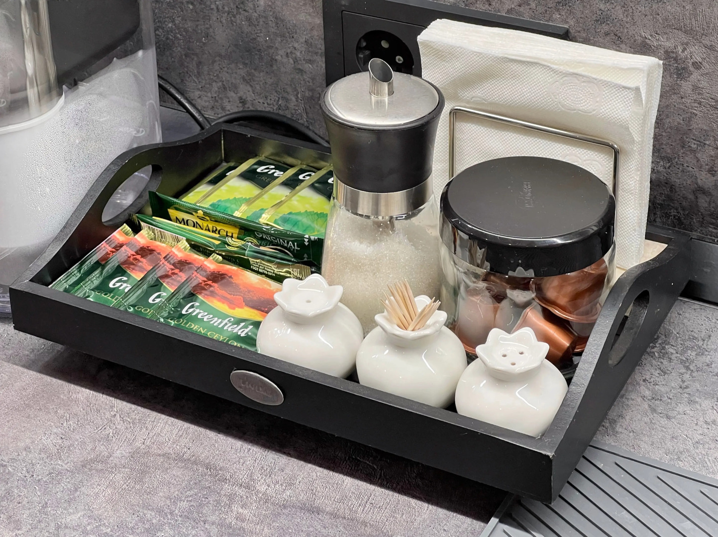 Апартаменты Granada Красивая студия в новом апарт-отеле на берегу канала