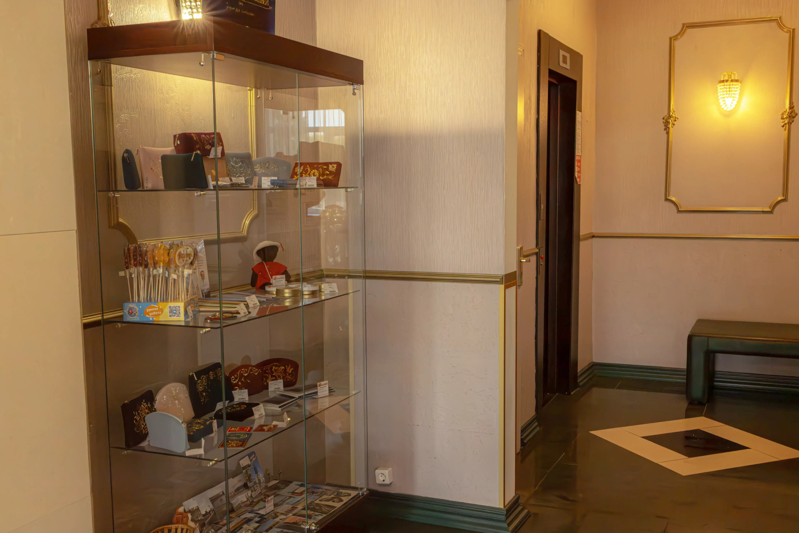 Отель Октябрьская*