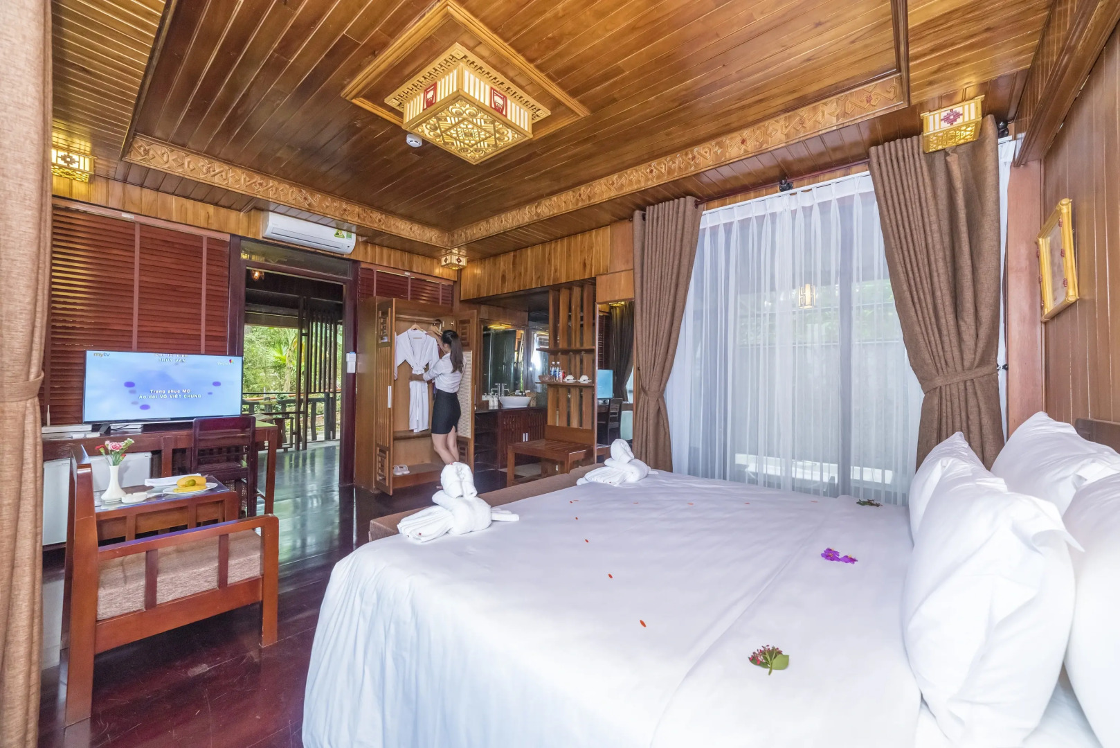 Отель Sankofa Village Hill Resort and Spa