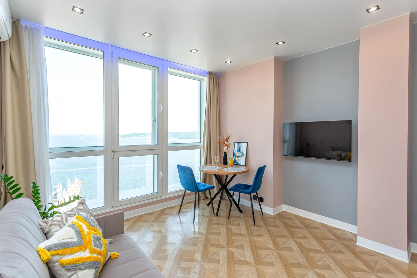 Апартаменты с витражом