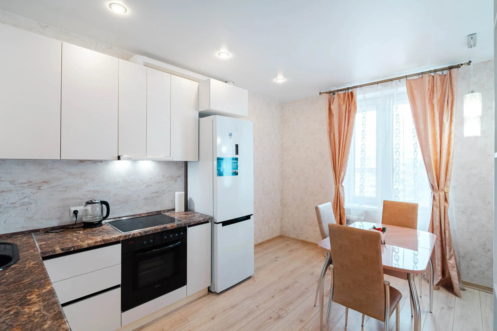 Апартаменты Студия в самом центре левого берега Иртыша