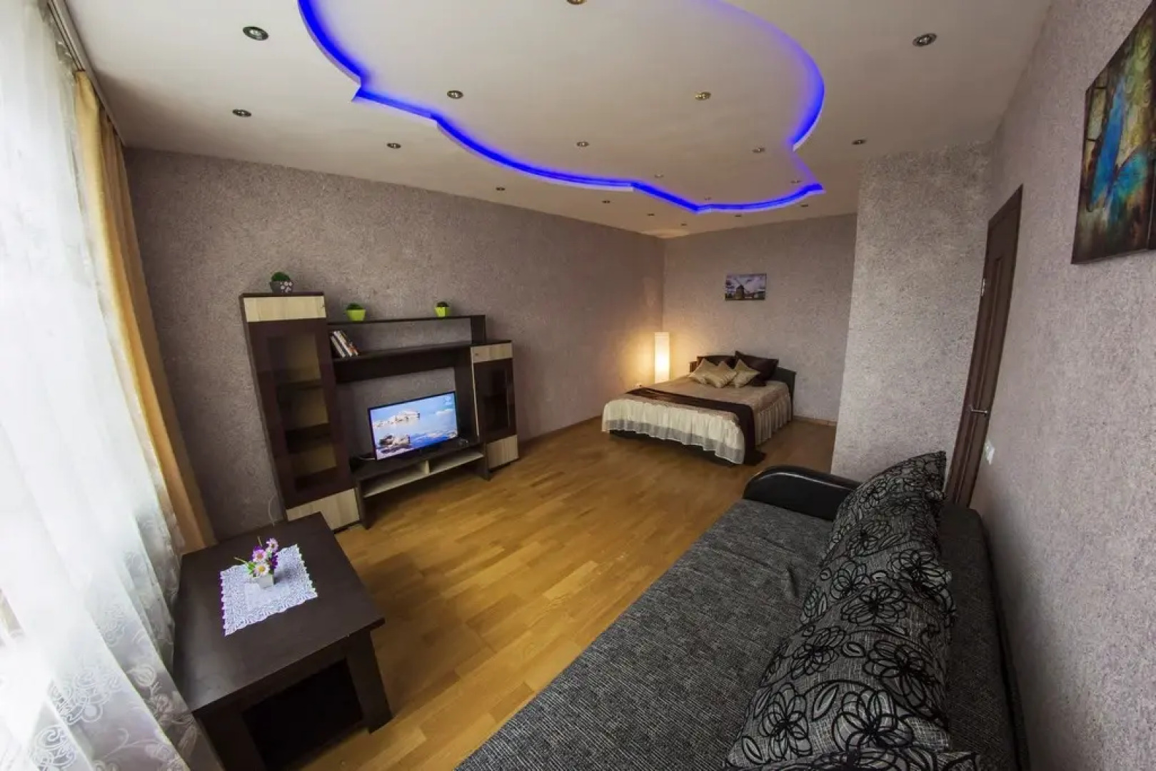 Апартаменты Home Hotel на улице Рабкоров