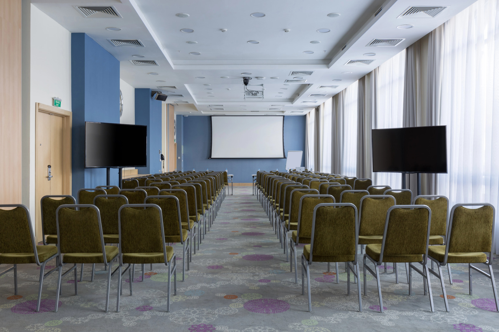 Отель Нестеров Плаза