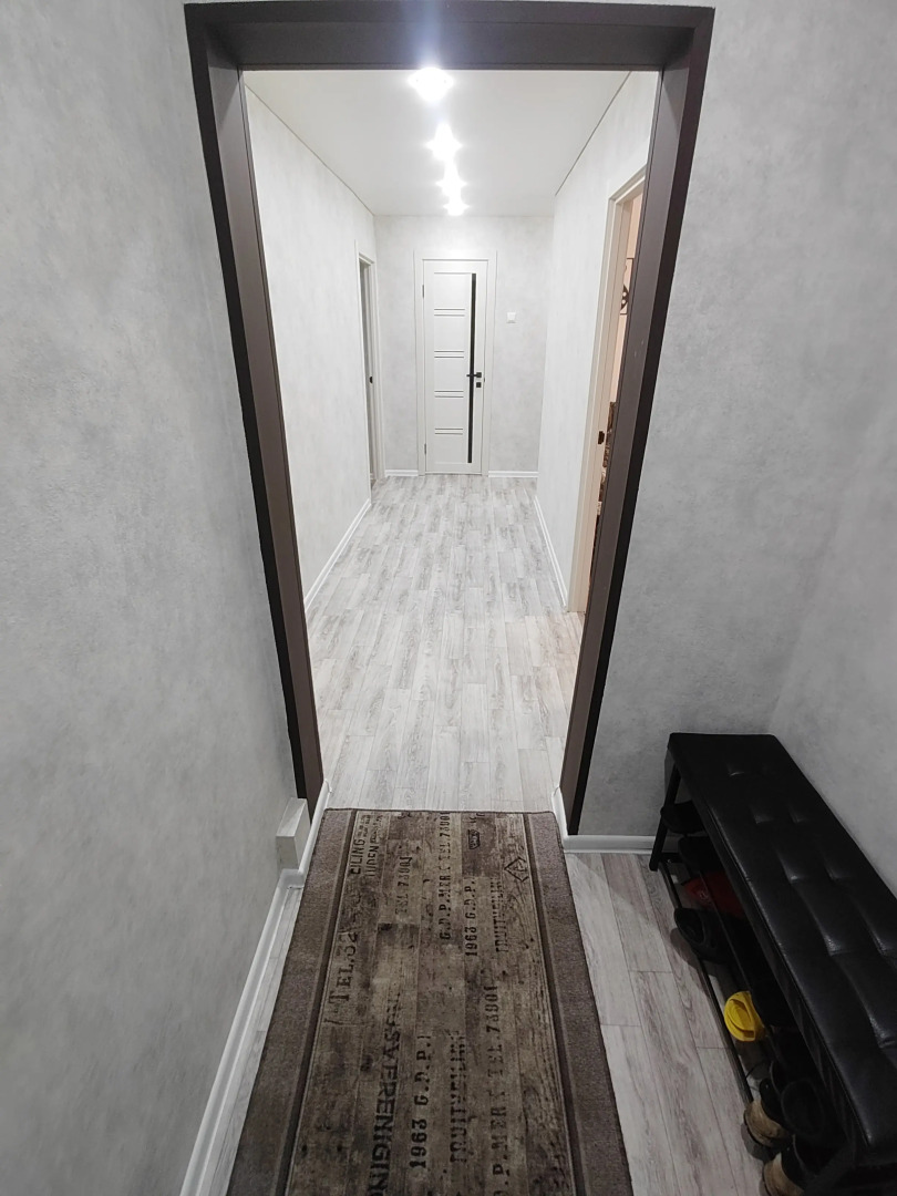 Квартира с тремя раздельными спальнями лифтом и балконом