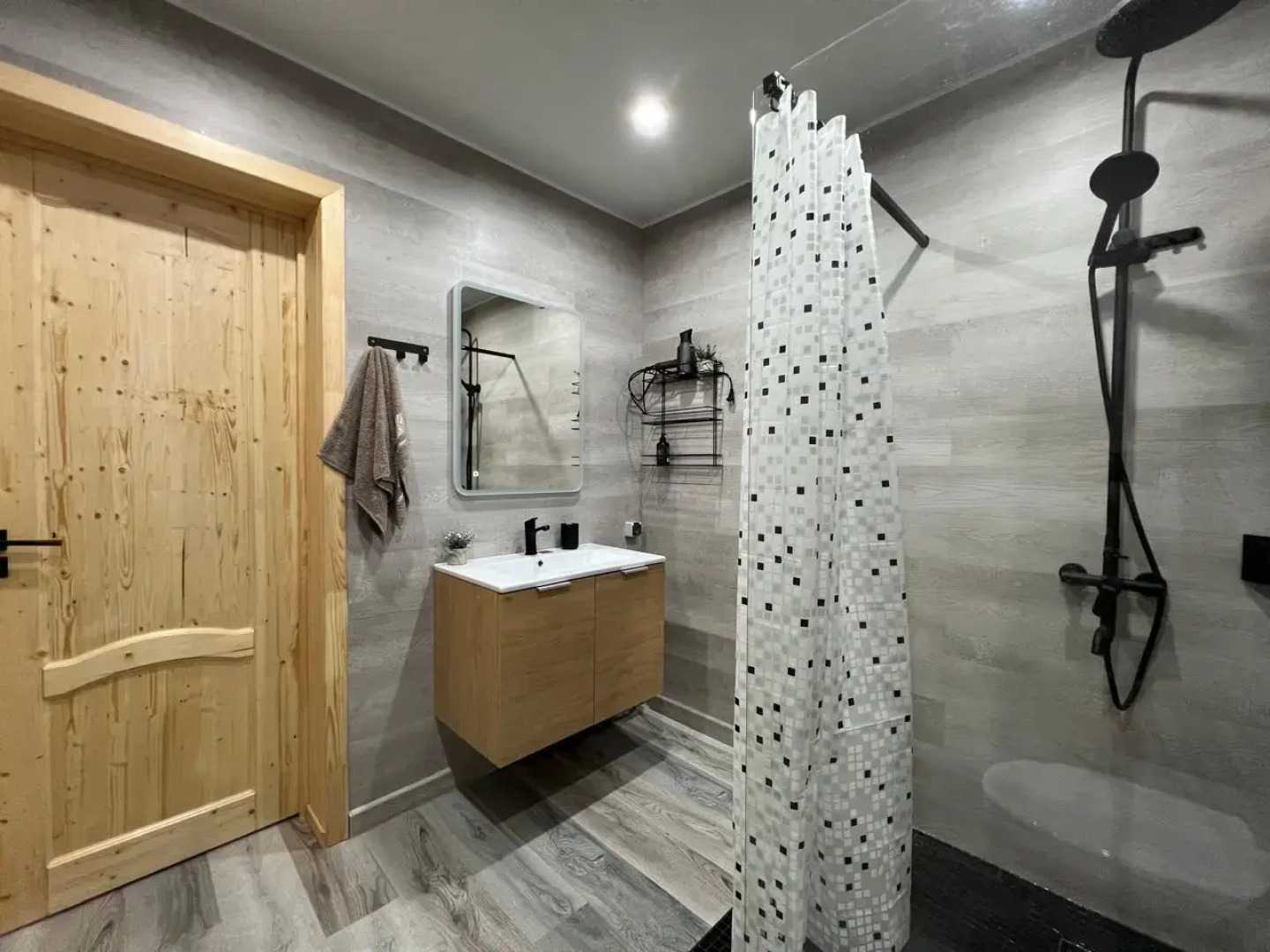 Частный дом с двумя спальнями у Юрманки