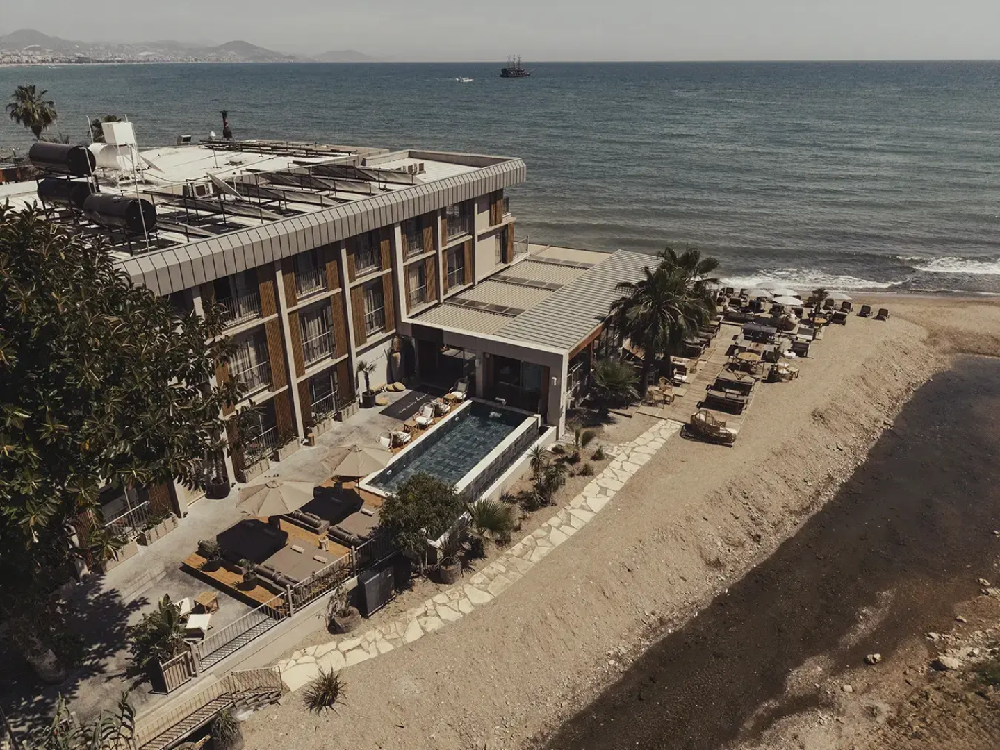 En Vie Beach Boutique Hotel