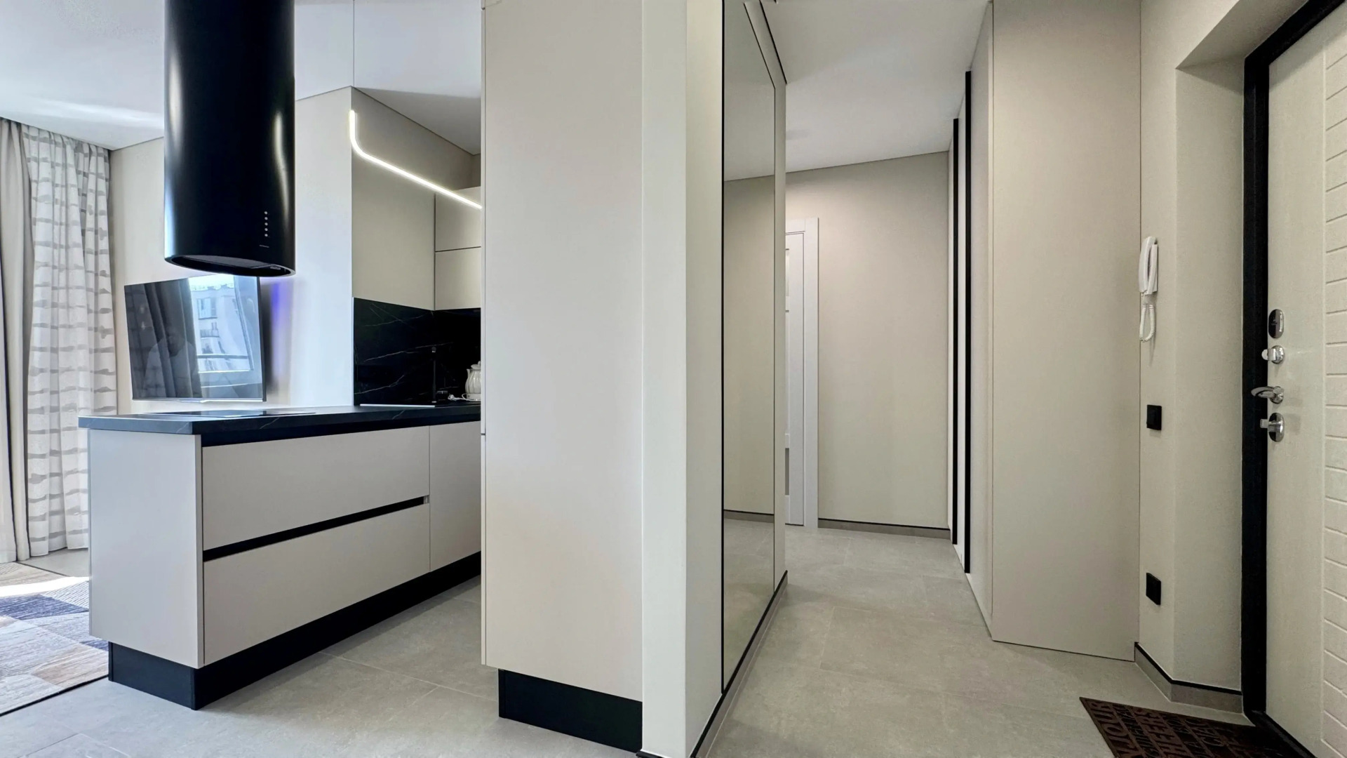 Апартаменты с балконом и видом на море  ЖК Фрукты 77 Я на Море